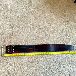 Women’s Weightlifting Belt, LXUEMLU brand.  Two hole belt.  Belt 4 inches wide